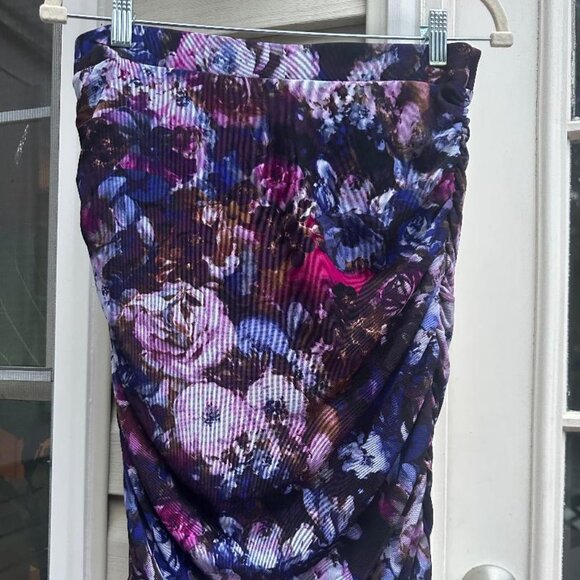 Cache Woman Rushed Skirt, Purple Floral Stretch Elastic Waist, Size 8 - Picture 3 of 6
